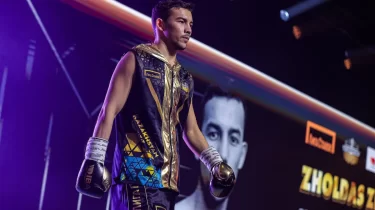 Жолдас Жеңісов Сауд Арабиясында қарсыласын бруталды нокаутпен жеңді (ВИДЕО)