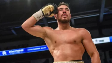 Қазақстандық "Жаңа Головкиннің" АҚШ-тағы жекпе-жегі сенсациямен аяқталды (ВИДЕО)