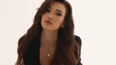 "Сәбина қайтадан ғашық болды ма?"– Алтынбекованың фотосуреттері елді елең еткізді (ФОТО)