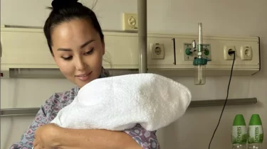 Баян Алагөзованың кіші қыздары туралы видео Қазнет қолданушыларын елжіретті (ВИДЕО)