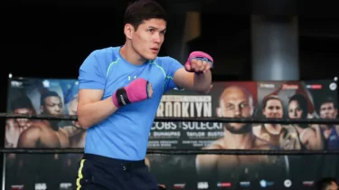 Данияр Елеусінов аты аңызға айналған америкалық бапкермен жұмысын бастады