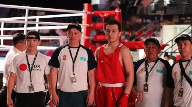 Қазақстандық сегіз боксшы жартылай финалға өтті (ВИДЕО)