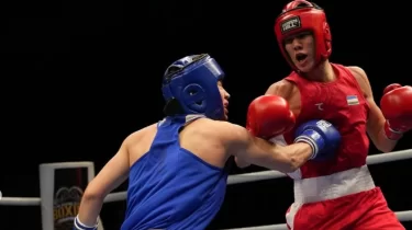 Нұрислам Ташмағанбет өзбек боксшысын нокдаунмен жеңді (ВИДЕО)