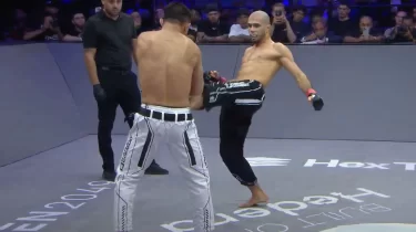 Karate Combat 54: Мохаммад Мокаев Болат Заманбековті нокаутқа түсірді (ВИДЕО)