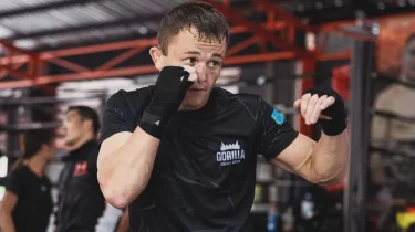 UFC чемпионы қазақстандық файтерді жекпе-жекке дайындап жатыр (ВИДЕО)