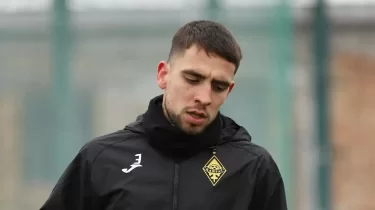 Португалиялық футболшы "Қайратта" қалатын болды