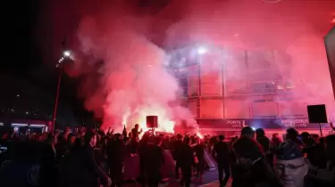 ПСЖ жеңісі трагедияға ұласты: Жанкүйерлерді көлік таптап кетті (ВИДЕО)