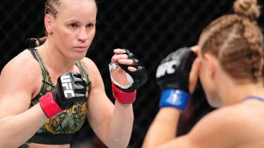 UFC: Қырғыз қыздың чемпиондығы қыл үстінде тұрды (ВИДЕО)