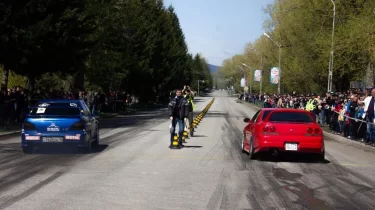 Дрифт-шеру кезінде көлік халыққа соғылып, жасөспірім қаза тапты (ВИДЕО)