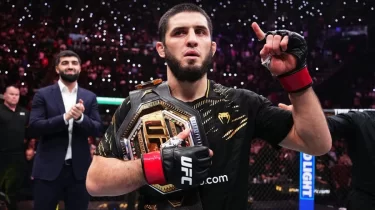 Шавкат шетте қалды ма? UFC белбеуі үшін енді Махачев күреспек