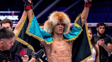 Қазақстандық файтер Ташкентте өзбек қарсыласын мерзімінен бұрын жеңді (ВИДЕО)