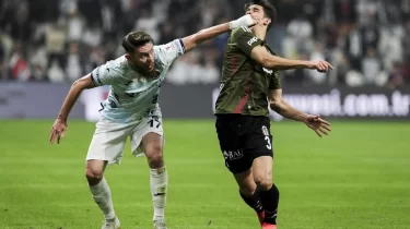 Абат Айымбетов түрік алаңында төбелескер мінез көрсетті (ФОТО)