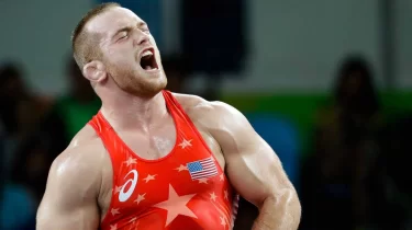 Ризабек Айтмұханның басты қарсыласы жезөкшелікке байланысты ұсталды