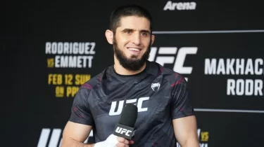 Ислам Махачев Шавкат Рахмоновтың салмағында титулға таласуға дайын!