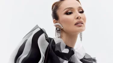 "Өзіме үкім шығармаймын": Қайрат Нұртастың жары мини кигені үшін айтылған сынға жауап берді