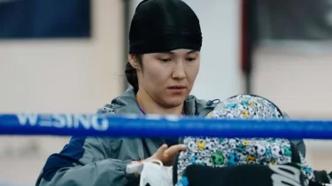 Назым Қызайбай UFC үміткеріне алғашында "тепкі" көрсеткен