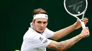 Александр Бублик Туриндегі турнирді ірі жеңіспен бастады