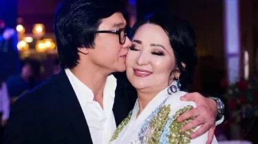 Қайрат Нұртас концерттік тур қарсаңында анасымен Түркияда демалды (ВИДЕО)