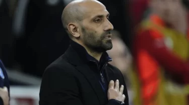 Әли Әлиев ҚПЛ матчына келген бүлдіршіндерді бір қуантты (ВИДЕО)