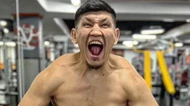 Қуат Хамитов UFC аңызының шабуылына ұшырай жаздады (ВИДЕО)