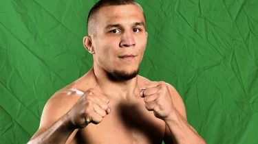 "Зейнеткерлерді ұруды доғар!" Фаниль Рафиков Дамир Ысмағұловты ашық айқасқа шақырды