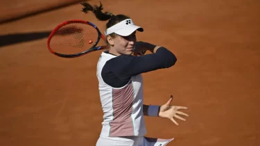 Елена Рыбакина "Ролан Гарростың" үшінші кезеңіне сенімді өтті (ВИДЕО)