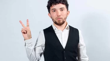 "Автобусқа ақшам болмаған кездер болды": Нұрболат Қанай алғашқы концерті туралы