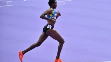 Көк тудың желбірегені: Қазақстанның алғашқы "алтыны" кімге бұйырды? (ФОТО)