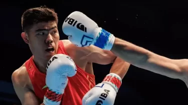 Қазақ боксшы Джалоловты екі рет нокдаунға жіберді