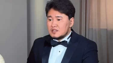 Жахан Отарғалиев жұбайының тосын сыйына тебіреніп жылады (ВИДЕО)