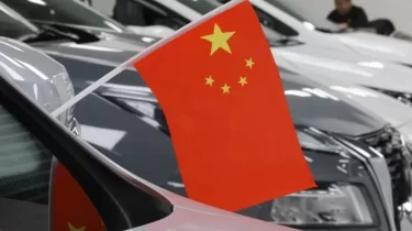 Қытайлық екі автокөлік бренді Қазақстаннан кетті: Нарықта жеңілдікпен сатылым басталды