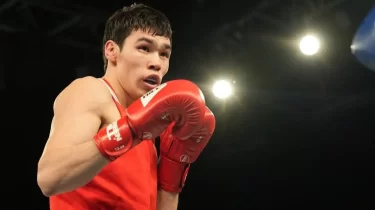 Қазақстандық әлем чемпионы Эйндховендегі алғашқы жекпе-жегінде үстемдік танытты (ВИДЕО)