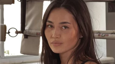 Қазақстанның ең сұлу боксшысының жекпе-жегі нокаутпен аяқталды (ВИДЕО)