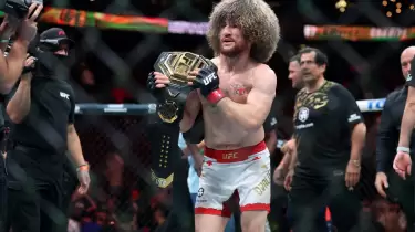 Мераб Двалишвили UFC белбеуін Грузияға алып келді (ВИДЕО)