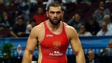 Олимпиада чемпионы қазақстандық балуаннан алған жүлдесін қайтарды