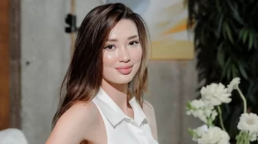 Леопард көйлек пен нәзік стиль: Сәбинаның жаңа образы елді естен тандырды (ФОТО)