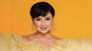 20 жылдан кейінгі кездесу. Мәдина Сәдуақасова "сүйіктісімен" қайта жолықты (ВИДЕО)