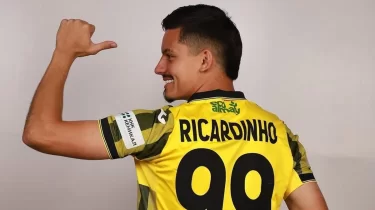 "Отбасымызға қош келдің!" "Қайратқа" Еуропа Лигасында ойнаған шабуылшы қосылды (ВИДЕО)