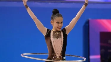 Қазақстандық гимнасшы Болгарияда таңдай қақтырды