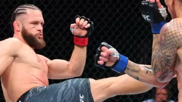 Қазақстан тумасы Бакудегі тарихи UFC турнирінде қарсыласын күйрете жеңді (ВИДЕО)