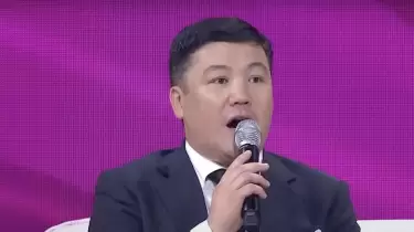 Тұрсынбек Қабатовтың екінші әйел алғаны жайлы қауесет қызу талқылануда