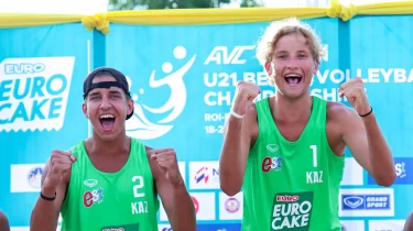 Тарих жазған қос волейболшы: Азияның алтын жүлдесі Қазақстанға бұйырды