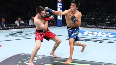 Азат Мақсұм UFC-дегі айқастан қанша тапты?