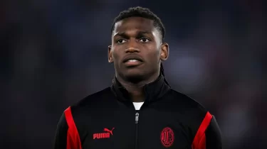 "Милан" жұлдызының киімі елді шулатты (ФОТО)