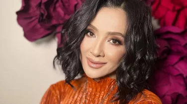 Меруерт Түсіпбаева шоу-бизнес өкілдеріне шүйлікті