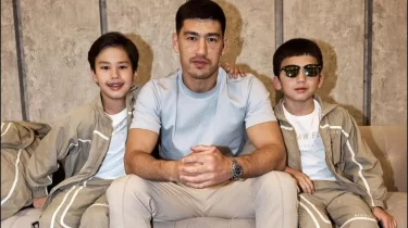 Дмитрий Бивол ұлын боксқа баулып жүр (ВИДЕО)