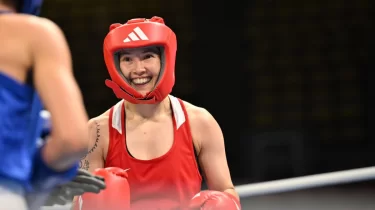 Назым Қызайбай ресейлік боксшымен спаррингтен кейін шокта қалды (ВИДЕО)