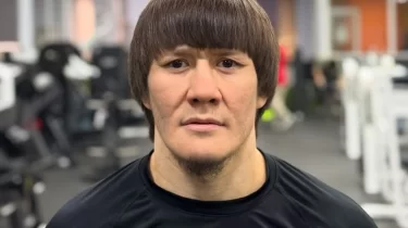 Жалғас Жұмағұлов титулдық айқасқа дайын, ал шаш үлгісі бұрынғыдан да мықты (ВИДЕО)