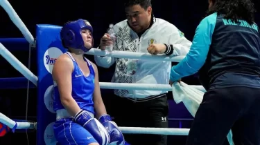 Әнел Сақыш қарсыласын үш рет нокдаунға жіберді (ВИДЕО)