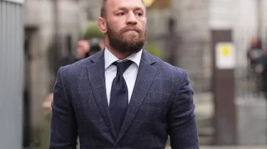 Конор МакГрегор сот алдында: әйгілі файтердің тағдыры қыл үстінде